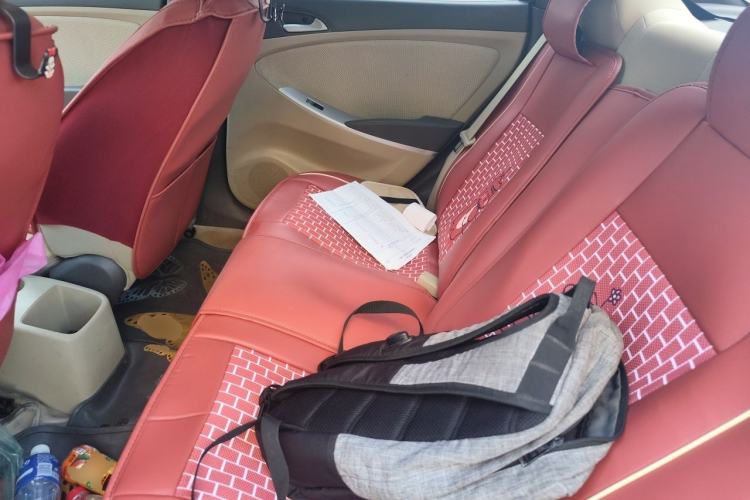 Used Hyundai Verna (older generation) 2010 Sedan 1.4L Manual Comfort GS Left Rear Seat