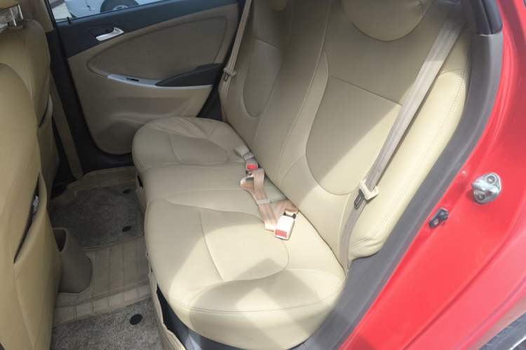 Used Hyundai Verna (older generation) 2010 Sedan 1.4L Automatic Comfort Model GS Left Rear Seat
