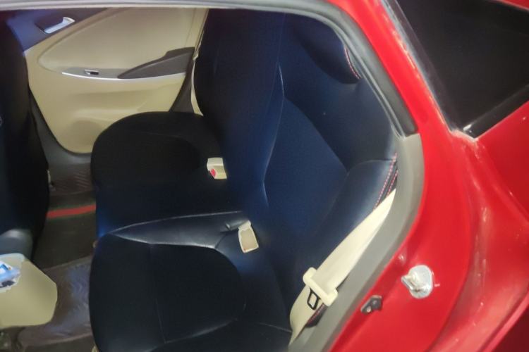 Used Hyundai Verna (older generation) 2010 Sedan 1.4L Automatic Comfort Model GS Left Rear Seat