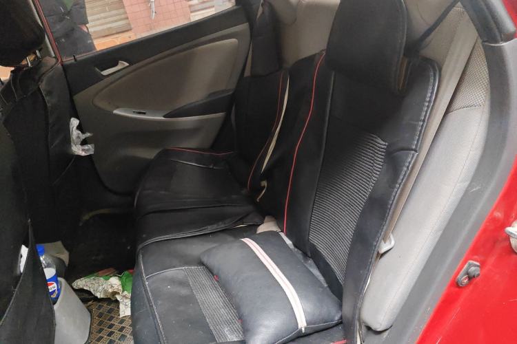 Used Hyundai Verna (older generation) 2010 Sedan 1.4L Automatic Comfort Model GS Left Rear Seat