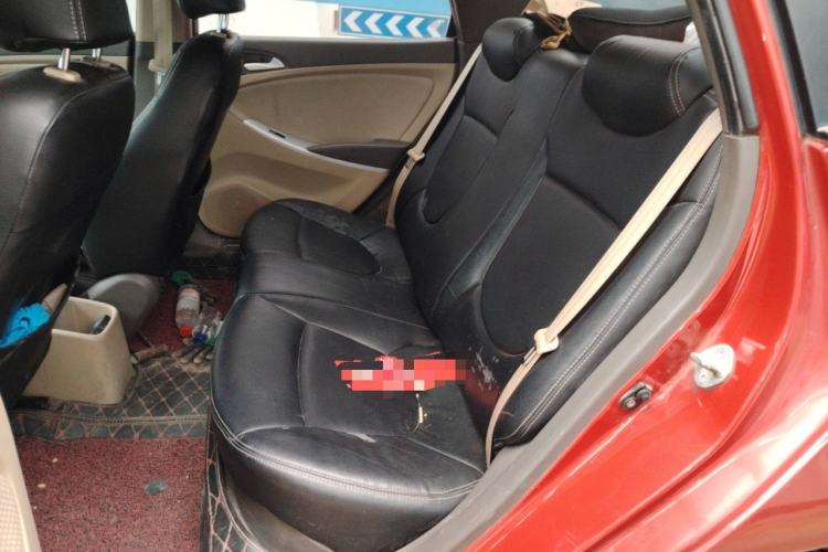 Used Hyundai Verna (older generation) 2010 Sedan 1.4L Manual Comfort GS Left Rear Seat