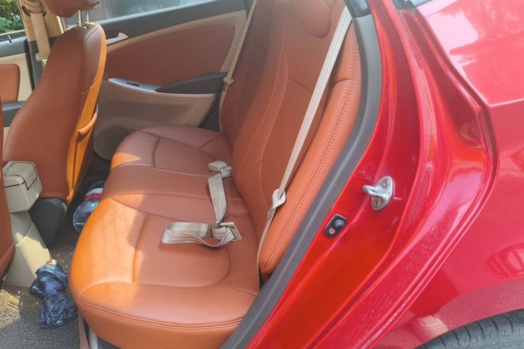 Used Hyundai Verna (older generation) 2010 Sedan 1.4L Automatic Comfort Model GS Left Rear Seat