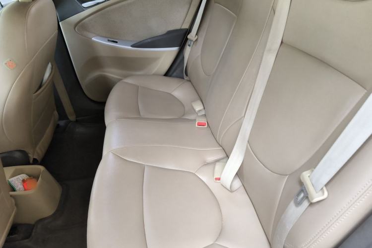 Used Hyundai Verna (older generation) 2010 Sedan 1.4L Manual Comfort GS Left Rear Seat