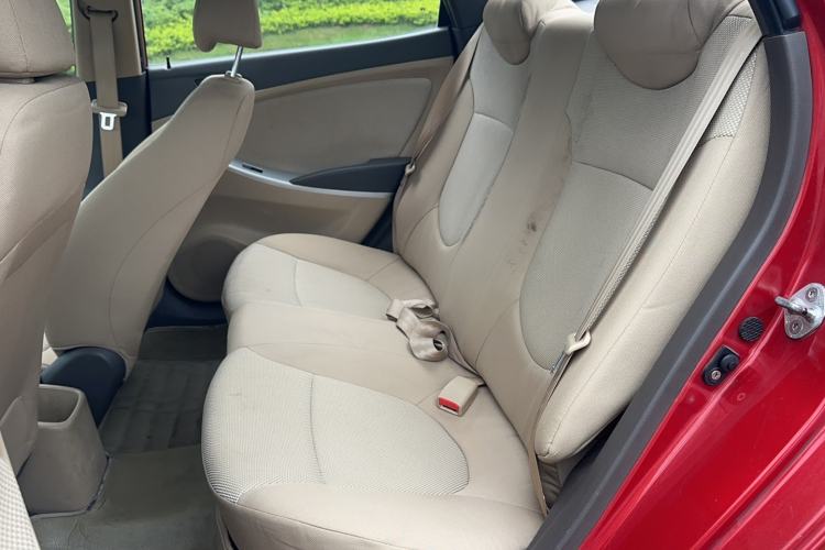 Used Hyundai Verna (older generation) 2010 Sedan 1.4L Manual Comfort GS Left Rear Seat