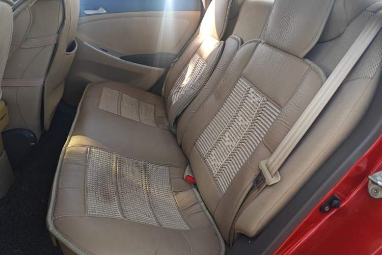 Used Hyundai Verna (older generation) 2010 Sedan 1.4L Manual Comfort GS Left Rear Seat