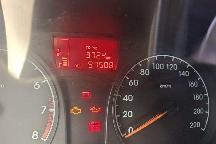 Used Hyundai Verna (older generation) 2010 Sedan 1.4L Manual Comfort GS Odometer Close Up