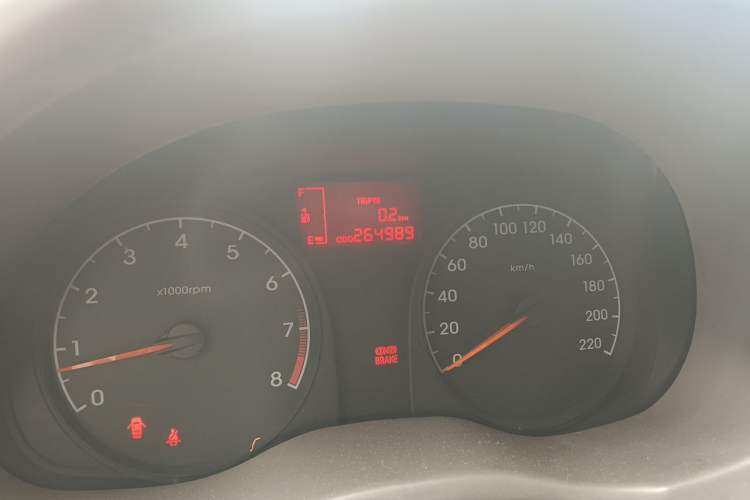 Used Hyundai Verna (older generation) 2010 Sedan 1.4L Manual Comfort GS Odometer Close Up