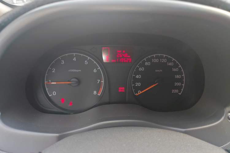 Used Hyundai Verna (older generation) 2010 Sedan 1.4L Manual Comfort GS Odometer Close Up
