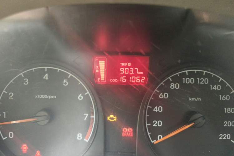 Used Hyundai Verna (older generation) 2010 Sedan 1.4L Manual Comfort GS Odometer Close Up