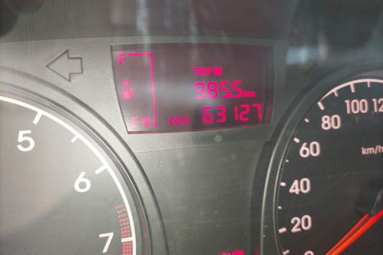 Used Hyundai Verna (older generation) 2010 Sedan 1.4L Manual Comfort GS Odometer Close Up