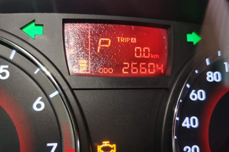Used Hyundai Verna (older generation) 2010 Sedan 1.4L Automatic Comfort Model GS Odometer Close Up