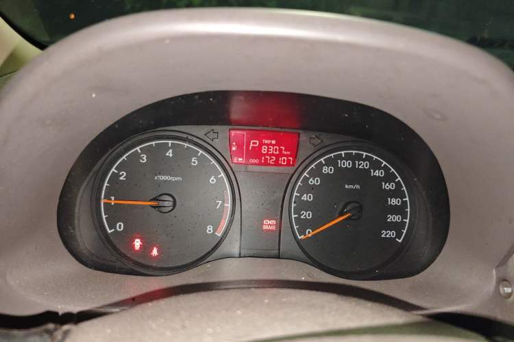 Used Hyundai Verna (older generation) 2010 Sedan 1.4L Automatic Comfort Model GS Odometer Close Up
