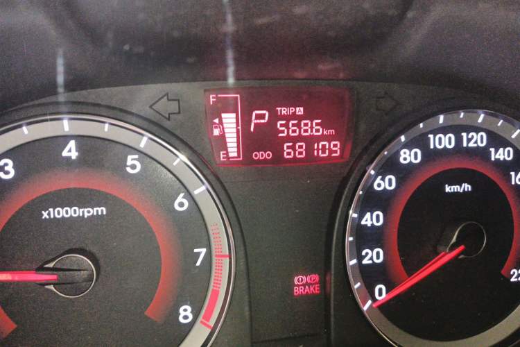 Used Hyundai Verna (older generation) 2010 Sedan 1.4L Automatic Fashionable GT Model Odometer Close Up