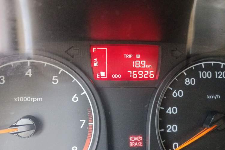 Used Hyundai Verna (older generation) 2010 Sedan 1.4L Manual Comfort GS Odometer Close Up