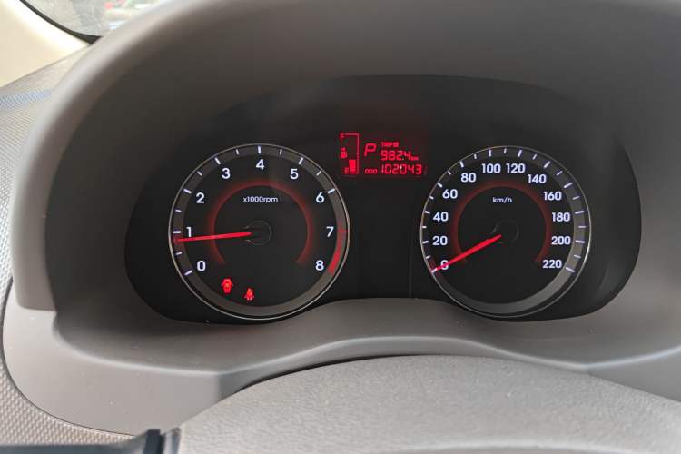 Used Hyundai Verna (older generation) 2010 Sedan 1.4L Automatic Fashionable GT Model Odometer Close Up