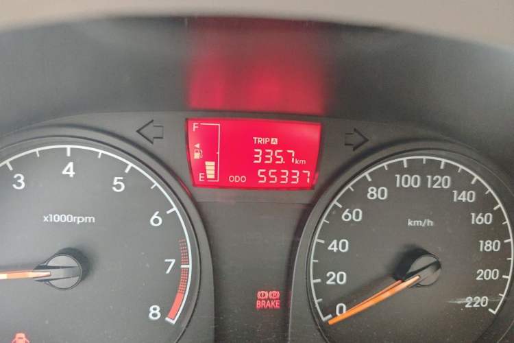 Used Hyundai Verna (older generation) 2010 Sedan 1.4L Manual Comfort GS Odometer Close Up