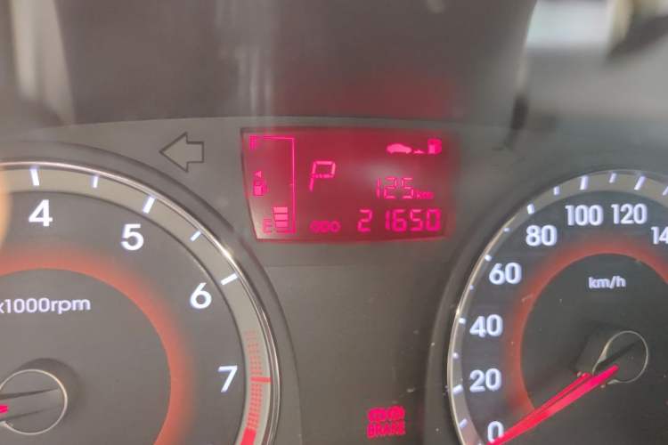 Used Hyundai Verna (older generation) 2010 Sedan 1.4L Automatic Fashionable GT Model Odometer Close Up