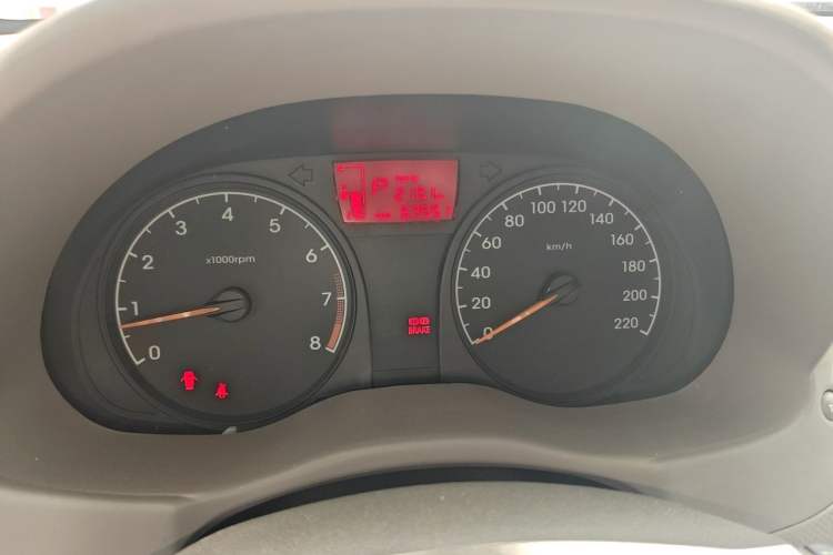 Used Hyundai Verna (older generation) 2010 Sedan 1.4L Automatic Comfort Model GS Odometer Close Up