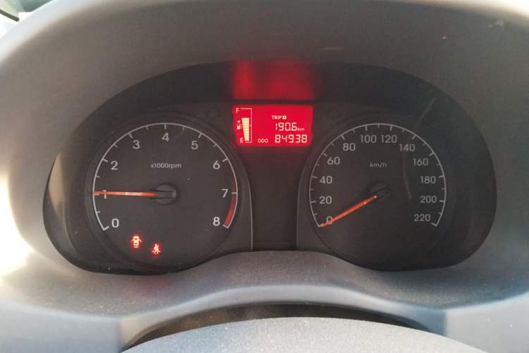 Used Hyundai Verna (older generation) 2010 Sedan 1.4L Manual Comfort GS Odometer Close Up