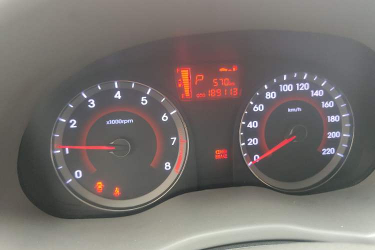 Used Hyundai Verna (older generation) 2010 Sedan 1.4L Automatic Luxury GLS Trim Odometer Close Up