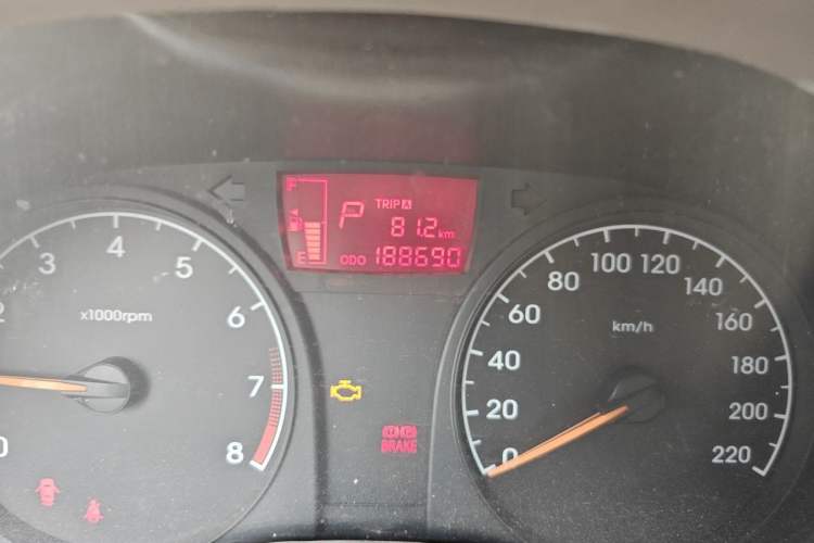 Used Hyundai Verna (older generation) 2010 Sedan 1.4L Automatic Comfort Model GS Odometer Close Up