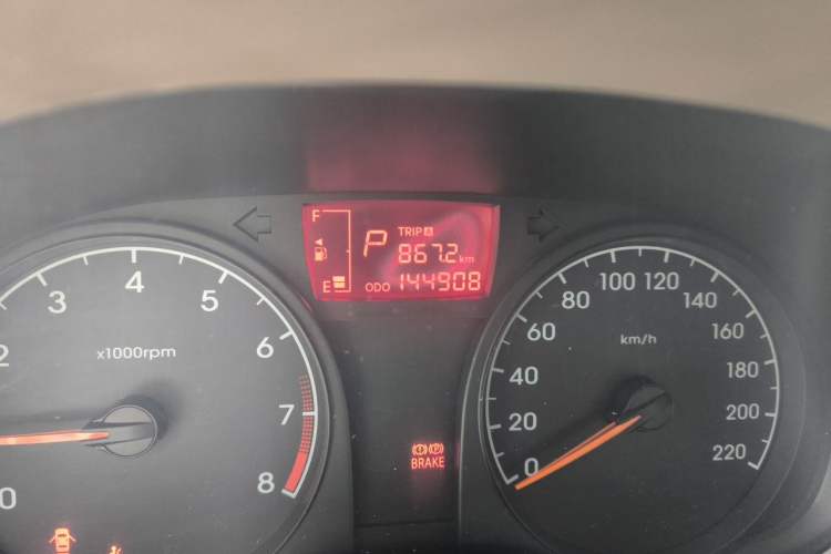 Used Hyundai Verna (older generation) 2010 Sedan 1.4L Automatic Comfort Model GS Odometer Close Up