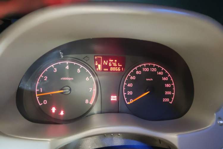 Used Hyundai Verna (older generation) 2010 Sedan 1.4L Automatic Comfort Model GS Odometer Close Up