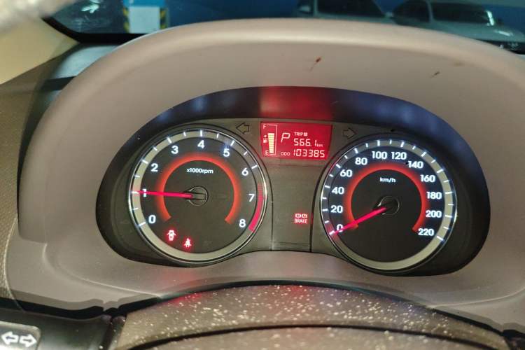 Used Hyundai Verna (older generation) 2010 Sedan 1.4L Automatic Fashionable GT Model Odometer Close Up