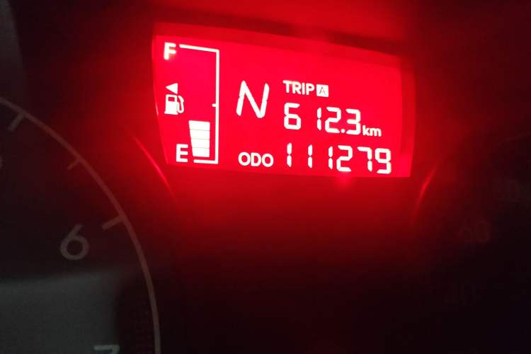 Used Hyundai Verna (older generation) 2010 Sedan 1.4L Automatic Comfort Model GS Odometer Close Up