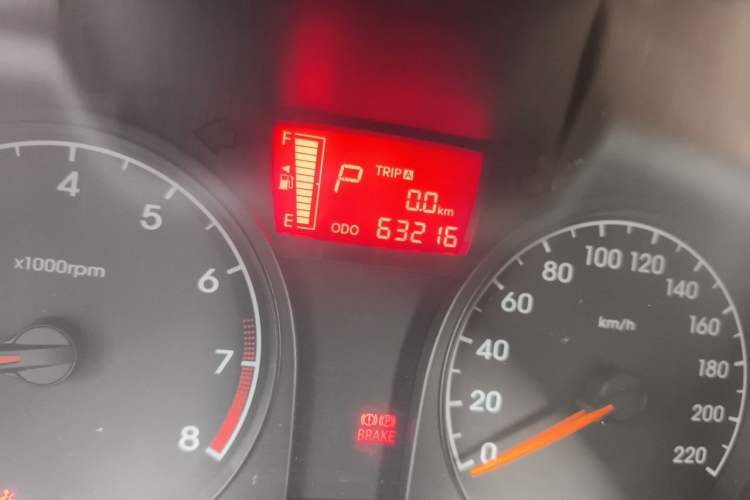 Used Hyundai Verna (older generation) 2010 Sedan 1.4L Automatic Comfort Model GS Odometer Close Up
