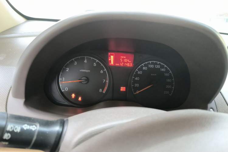 Used Hyundai Verna (older generation) 2010 Sedan 1.4L Manual Comfort GS Odometer Close Up