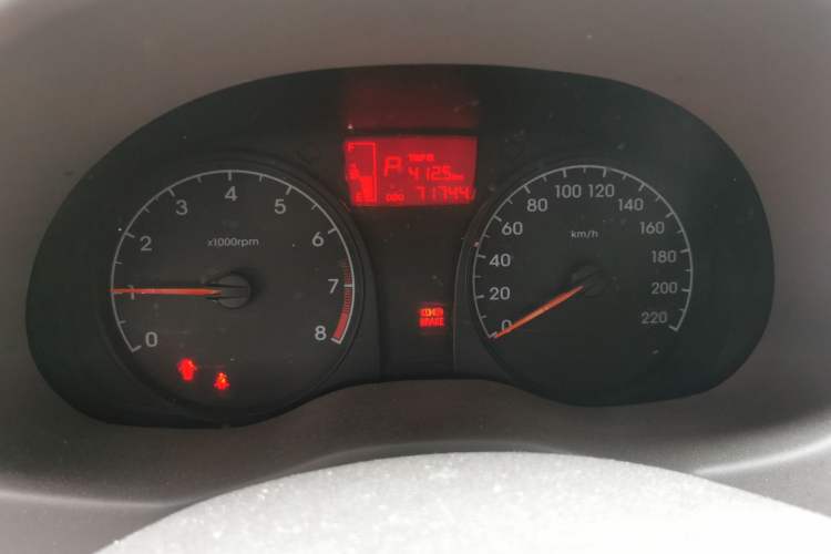 Used Hyundai Verna (older generation) 2010 Sedan 1.4L Automatic Comfort Model GS Odometer Close Up