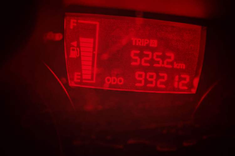 Used Hyundai Verna (older generation) 2010 Sedan 1.4L Manual Comfort GS Odometer Close Up