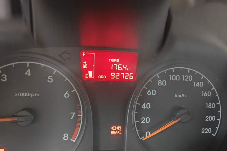 Used Hyundai Verna (older generation) 2010 Sedan 1.4L Manual Comfort GS Odometer Close Up