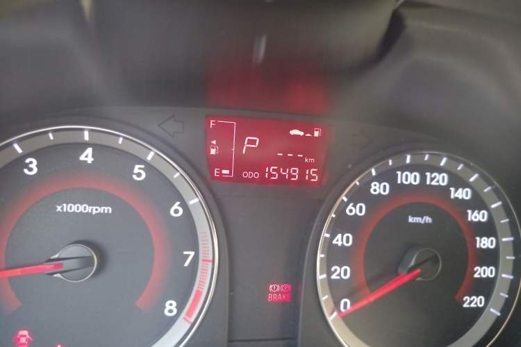 Used Hyundai Verna (older generation) 2010 Sedan 1.4L Automatic Fashionable GT Model Odometer Close Up