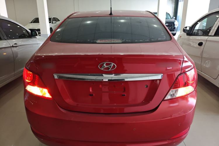 Used Hyundai Verna (older generation) 2010 Sedan 1.4L Manual Comfort GS Rear