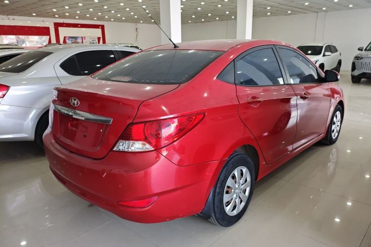 Used Hyundai Verna (older generation) 2010 Sedan 1.4L Manual Comfort GS Rear Right 45 Deg