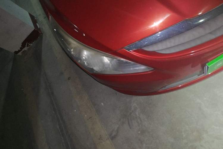 Used Hyundai Verna (older generation) 2010 Sedan 1.4L Automatic Comfort Model GS Right Front Headlight