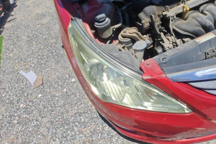 Used Hyundai Verna (older generation) 2010 Sedan 1.4L Automatic Comfort Model GS Right Front Headlight