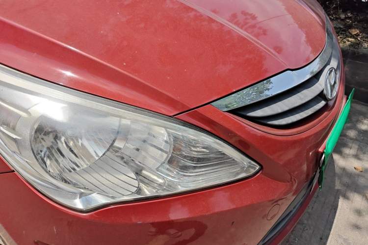 Used Hyundai Verna (older generation) 2010 Sedan 1.4L Automatic Comfort Model GS Right Front Headlight