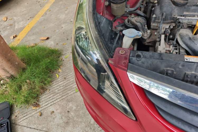 Used Hyundai Verna (older generation) 2010 Sedan 1.4L Automatic Comfort Model GS Right Front Headlight