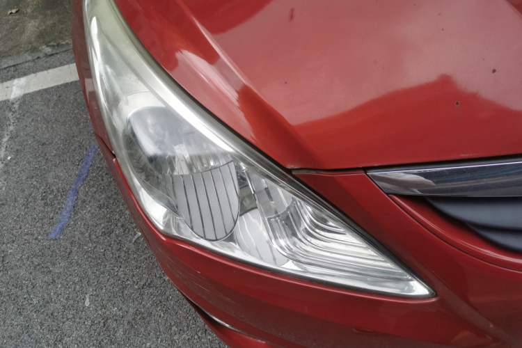 Used Hyundai Verna (older generation) 2010 Sedan 1.4L Automatic Comfort Model GS Right Front Headlight