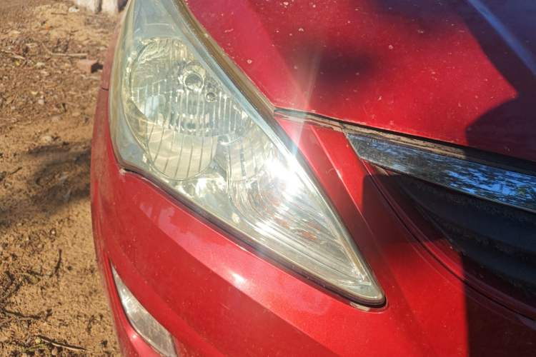 Used Hyundai Verna (older generation) 2010 Sedan 1.4L Manual Comfort GS Right Front Headlight