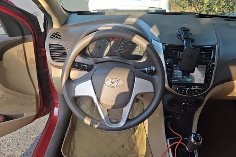 Used Hyundai Verna (older generation) 2010 Sedan 1.4L Manual Comfort GS Steering Wheel