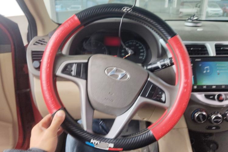 Used Hyundai Verna (older generation) 2010 Sedan 1.4L Manual Comfort GS Steering Wheel