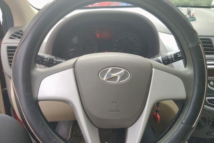 Used Hyundai Verna (older generation) 2010 Sedan 1.4L Manual Comfort GS Steering Wheel