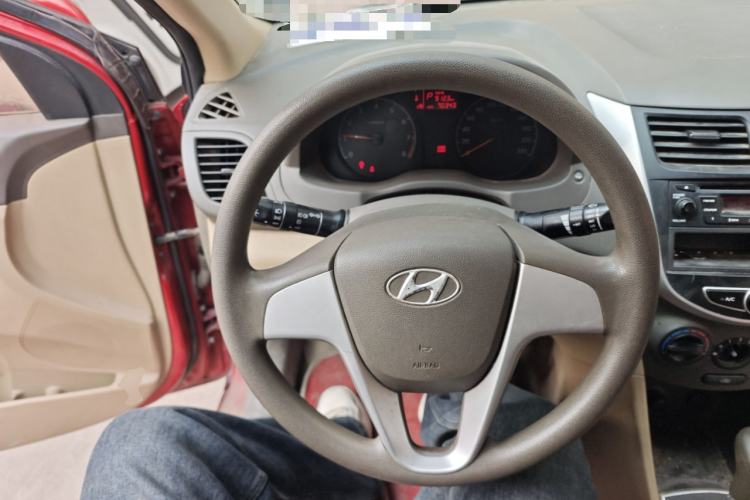 Used Hyundai Verna (older generation) 2010 Sedan 1.4L Automatic Comfort Model GS Steering Wheel