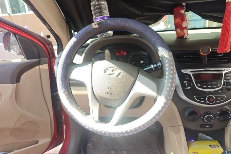 Used Hyundai Verna (older generation) 2010 Sedan 1.4L Manual Comfort GS Steering Wheel