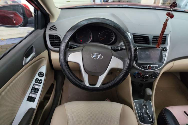 Used Hyundai Verna (older generation) 2010 Sedan 1.4L Automatic Fashionable GT Model Steering Wheel