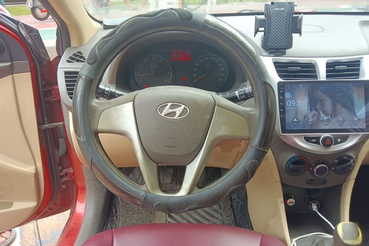 Used Hyundai Verna (older generation) 2010 Sedan 1.4L Manual Comfort GS Steering Wheel